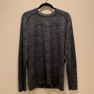 lululemon men’s gray camo ls tee